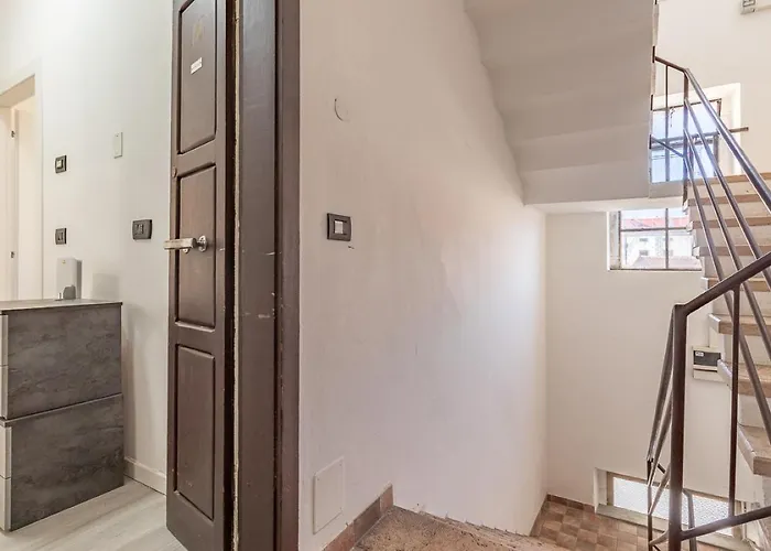 Apartamento And *